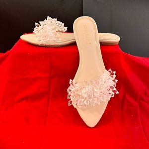 Brand new never worn white flat sandals size 8